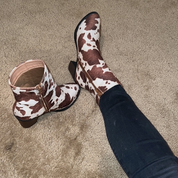 Stay Trendy Booties in Brown (cow hide ) - Picture 7 of 8